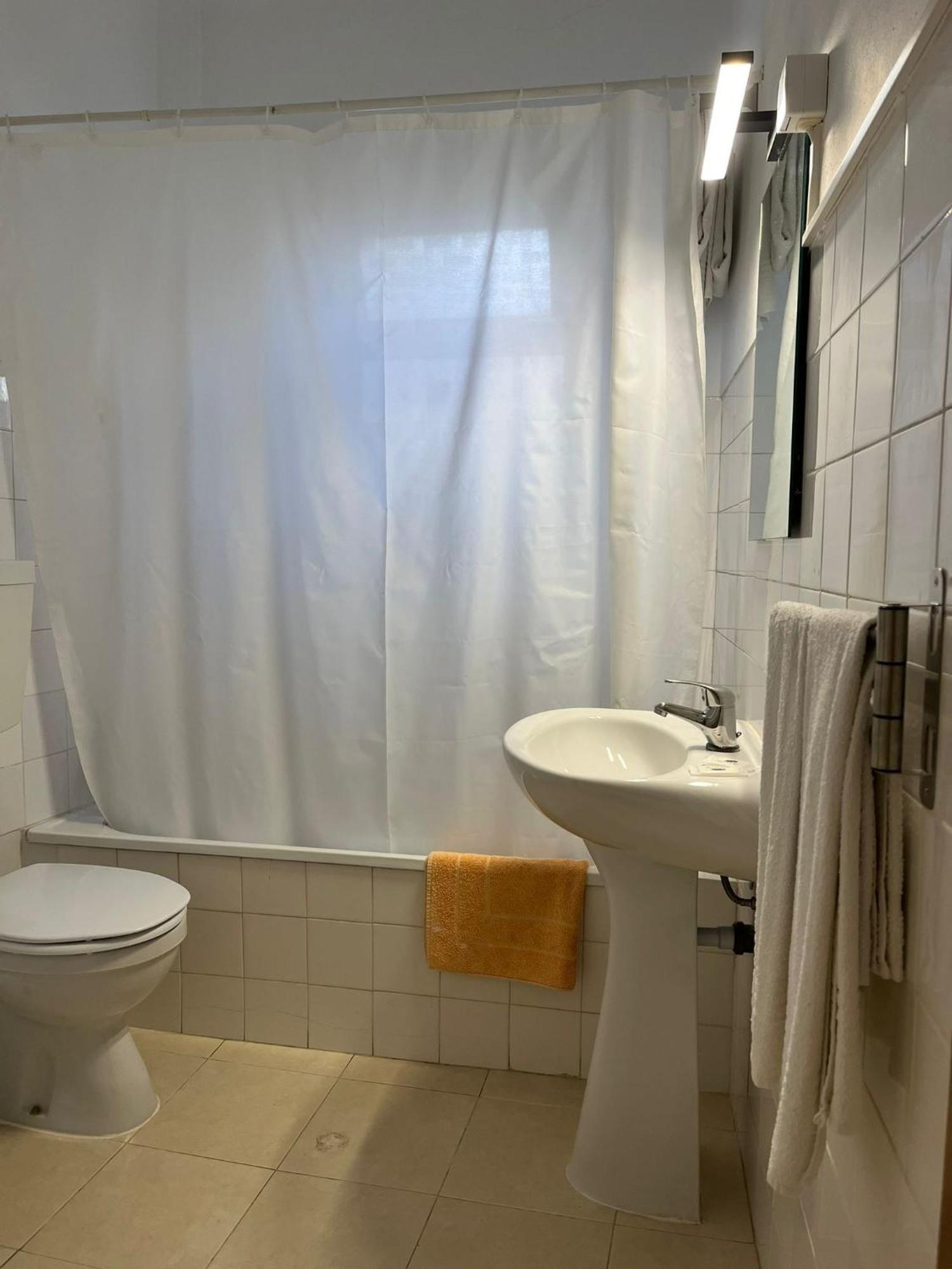 Bed and Breakfast Romeu Quarteira Exterior foto